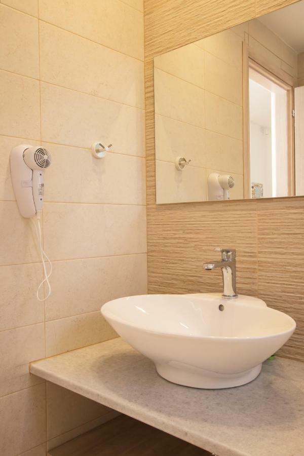 Porfyris Studios And Apartments Karpathos Exterior photo